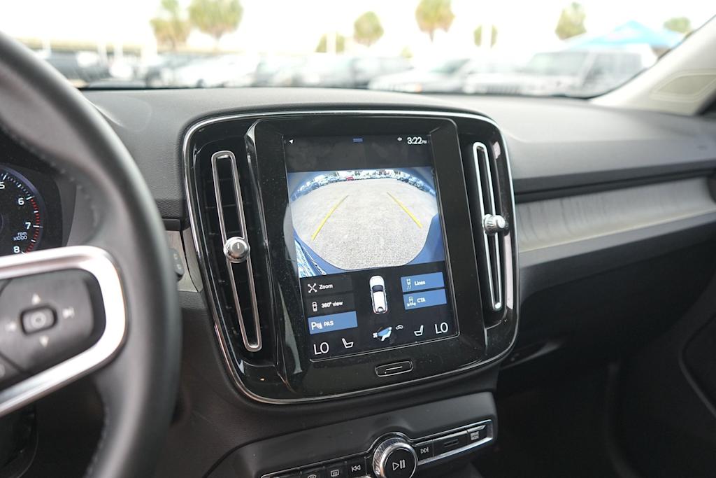 Thumbnail: 2020 Volvo XC40 - 25