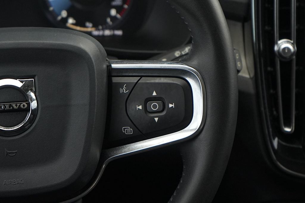 Thumbnail: 2020 Volvo XC40 - 24