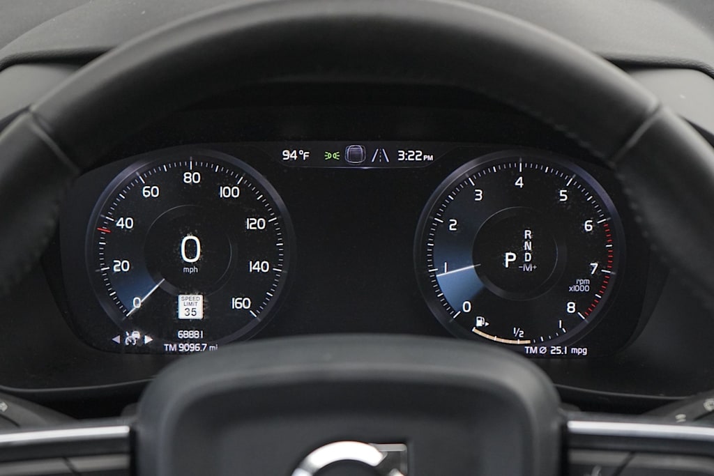 Thumbnail: 2020 Volvo XC40 - 17