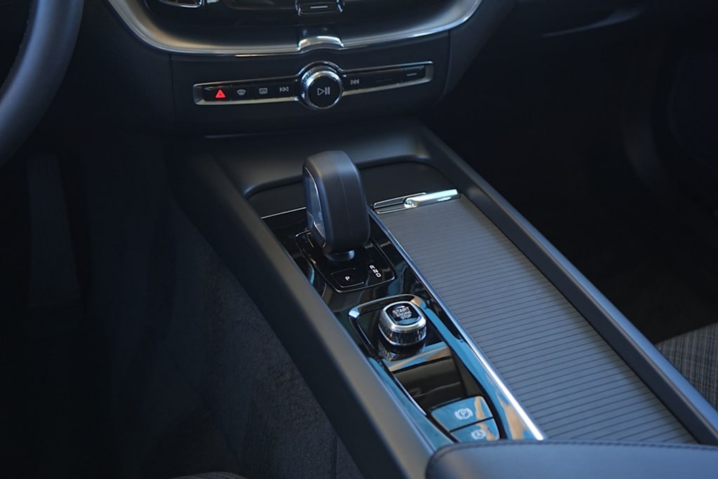 Thumbnail: 2024 Volvo XC60 - 16