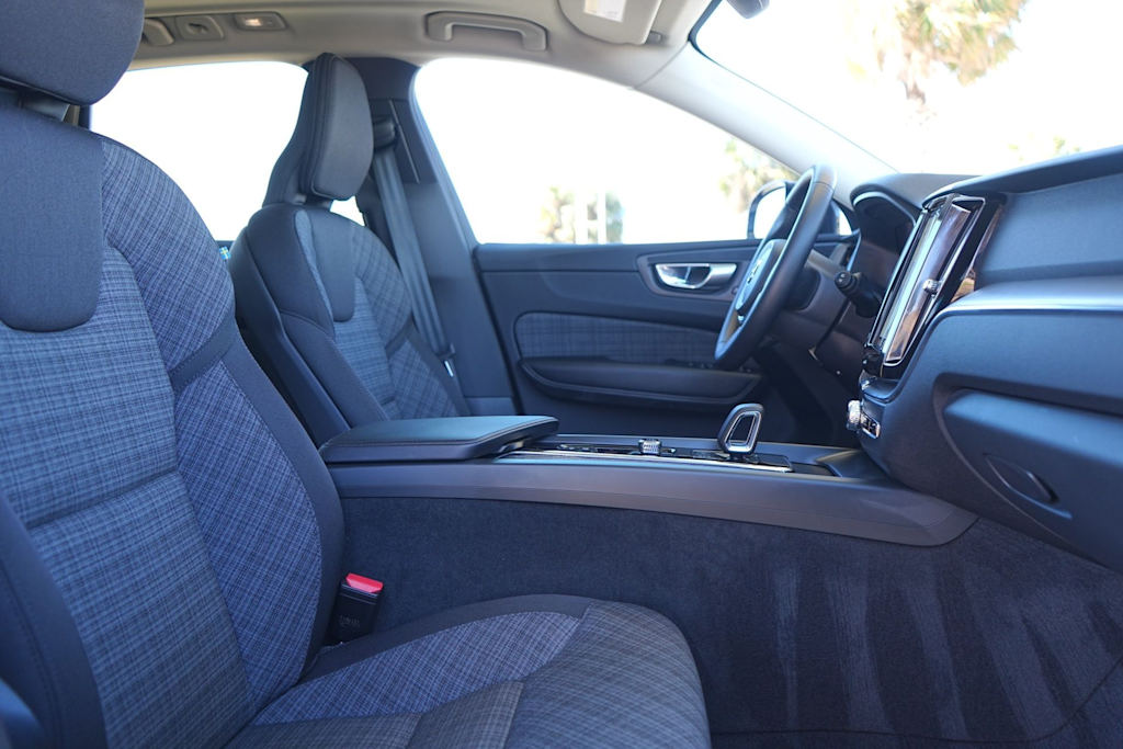 Thumbnail: 2024 Volvo XC60 - 12