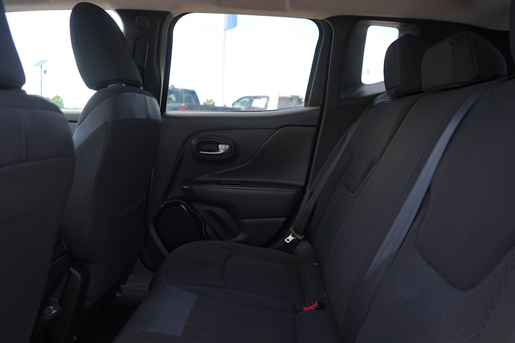 Thumbnail: 2018 Jeep Renegade - 22