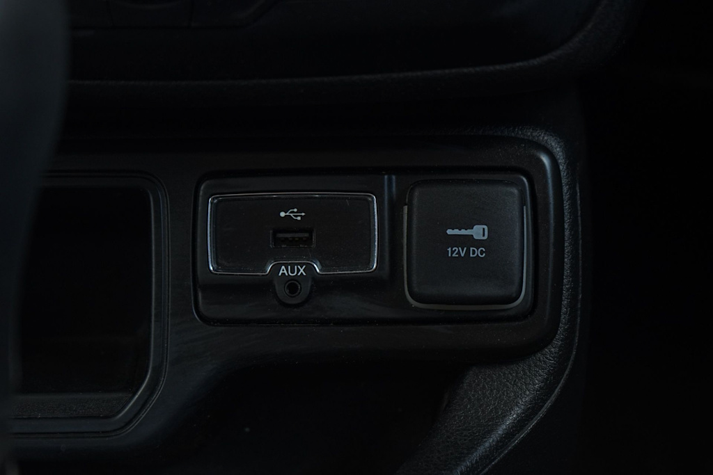 Thumbnail: 2018 Jeep Renegade - 26
