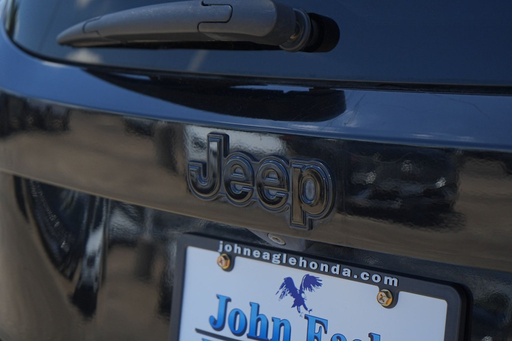 Thumbnail: 2018 Jeep Renegade - 7