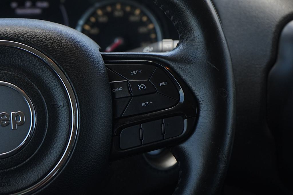Thumbnail: 2018 Jeep Renegade - 24