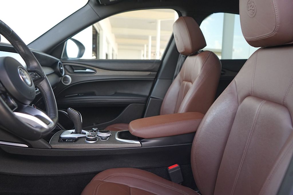Thumbnail: 2022 Alfa Romeo Stelvio - 10