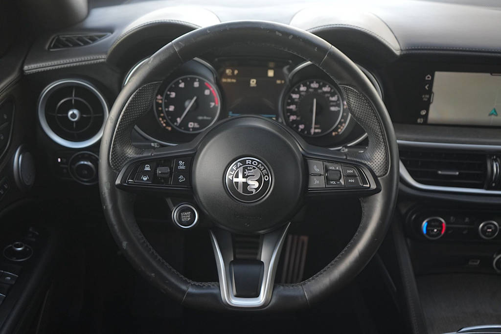 Thumbnail: 2022 Alfa Romeo Stelvio - 13