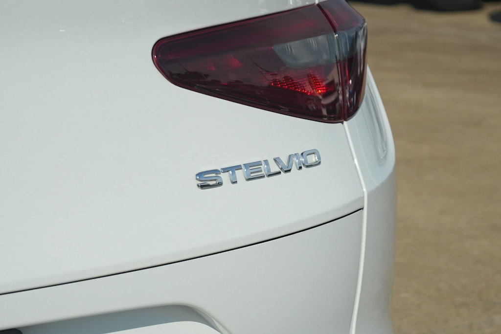 Thumbnail: 2022 Alfa Romeo Stelvio - 20
