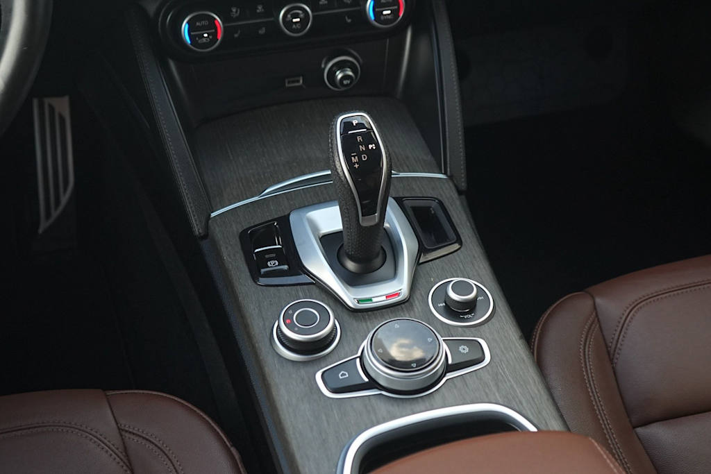 Thumbnail: 2022 Alfa Romeo Stelvio - 15