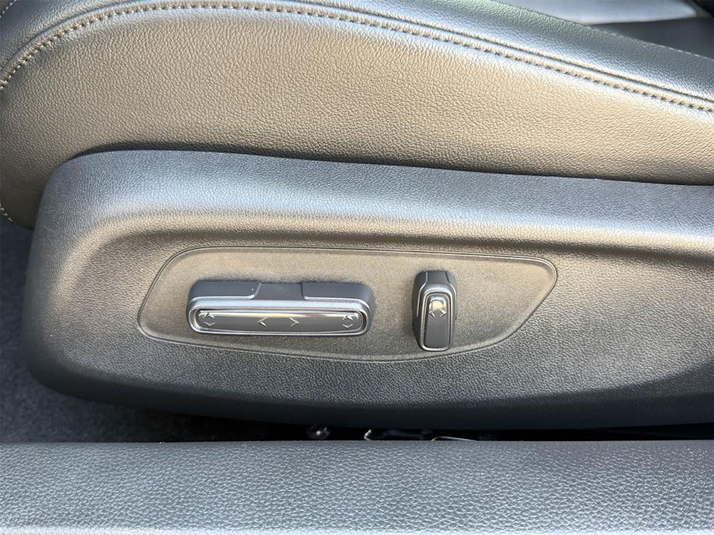 Thumbnail: 2025 Acura Integra - 24