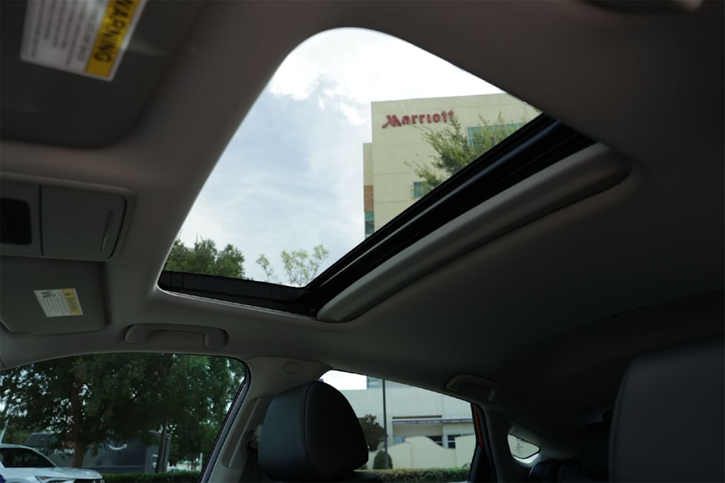 Thumbnail: 2025 Acura Integra - 27