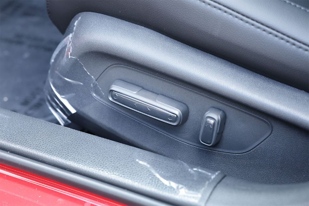 Thumbnail: 2025 Acura Integra - 26