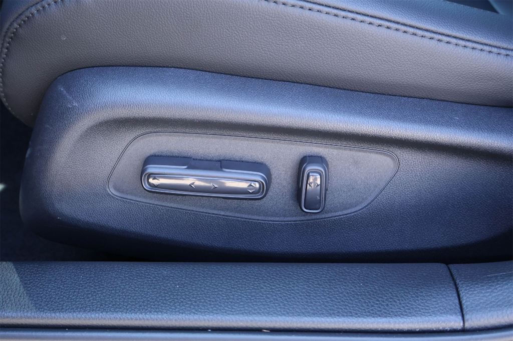 Thumbnail: 2025 Acura Integra - 23