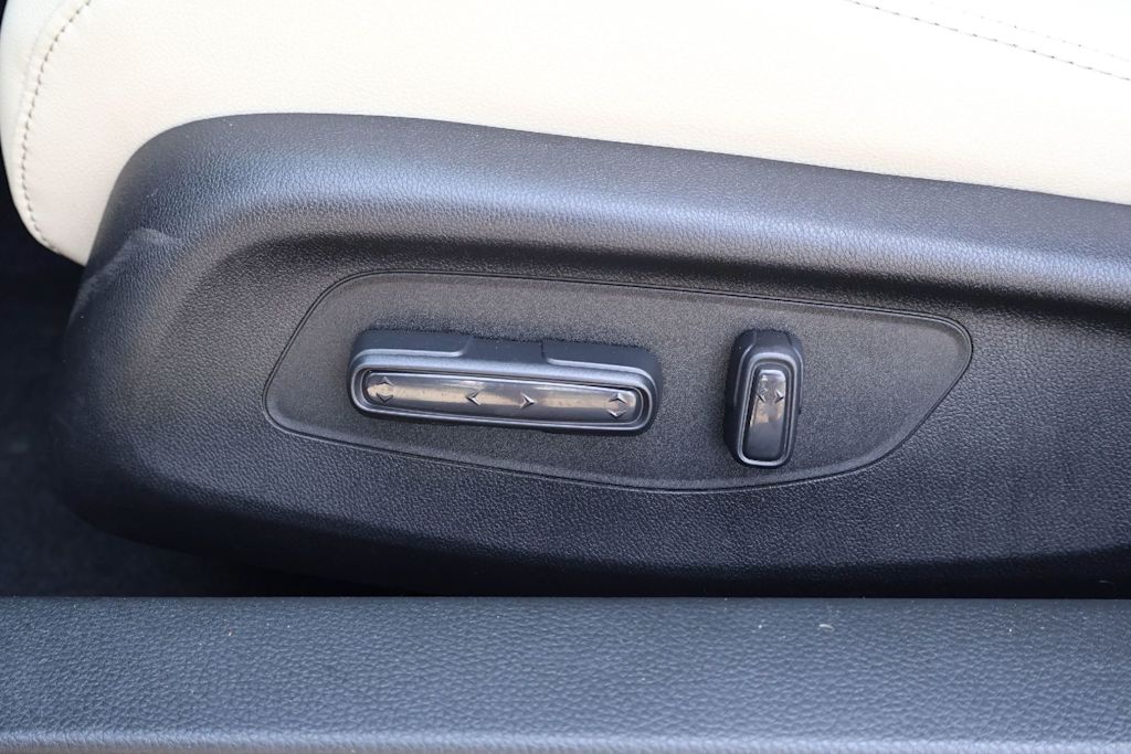 Thumbnail: 2023 Acura Integra - 23