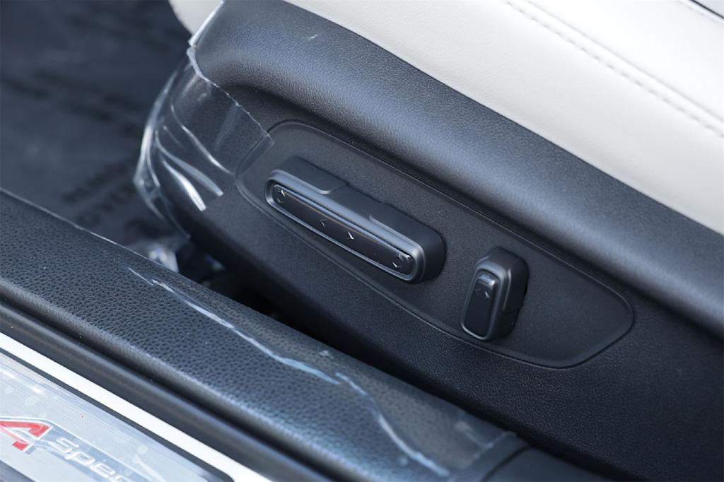 Thumbnail: 2025 Acura Integra - 7