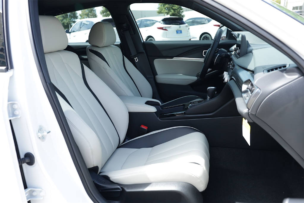 Thumbnail: 2025 Acura Integra - 12