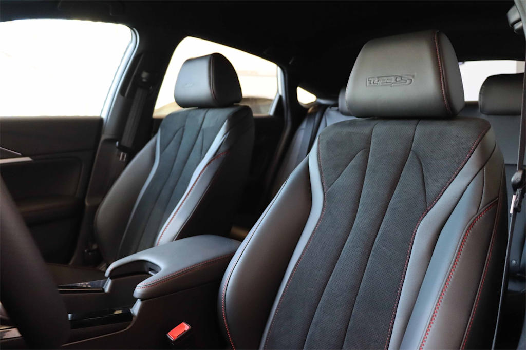 Thumbnail: 2025 Acura Integra - 10