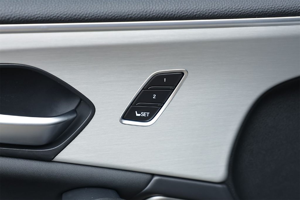 Thumbnail: 2025 Acura TLX - 28