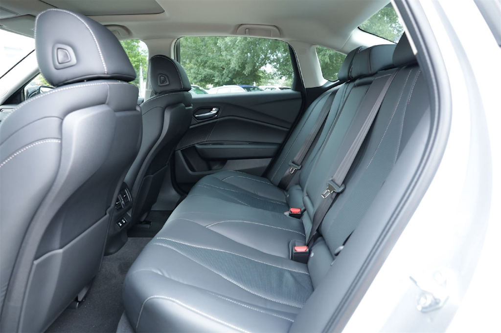 Thumbnail: 2025 Acura TLX - 21