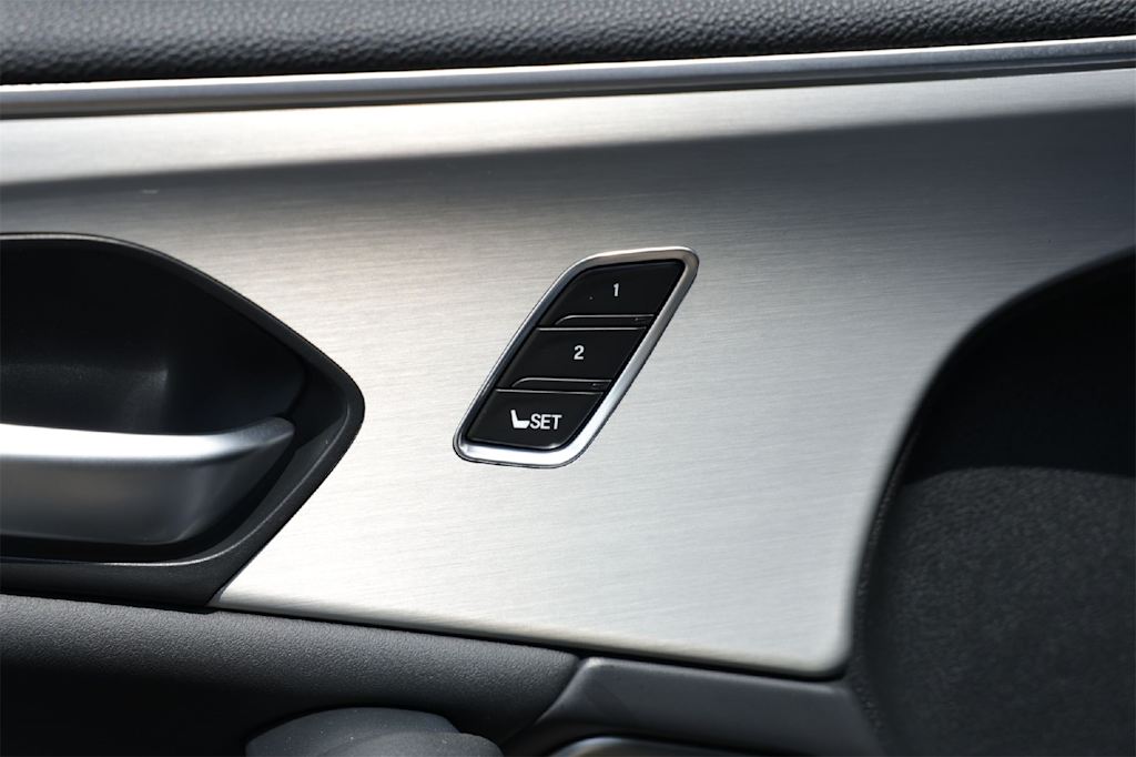 Thumbnail: 2025 Acura TLX - 28