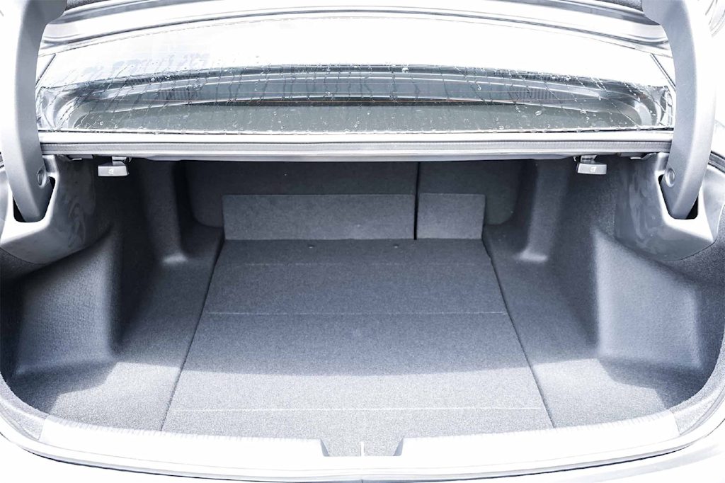 Thumbnail: 2025 Acura TLX - 18