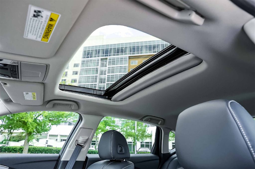 Thumbnail: 2025 Acura TLX - 26