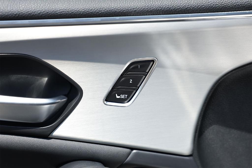 Thumbnail: 2025 Acura TLX - 28