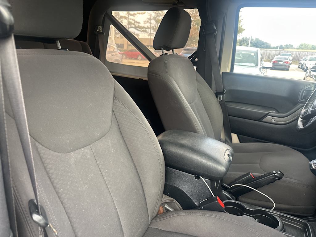 Thumbnail: 2016 Jeep Wrangler - 10