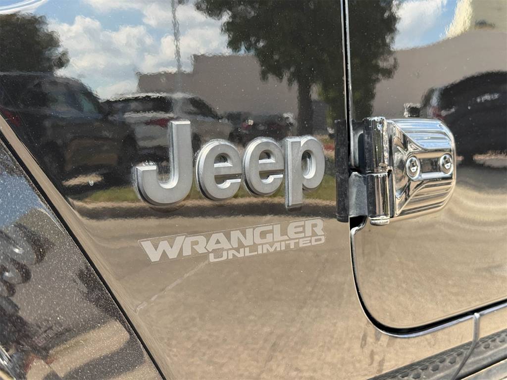 Thumbnail: 2021 Jeep Wrangler - 7