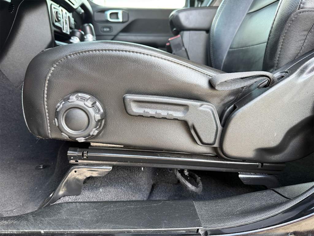 Thumbnail: 2021 Jeep Wrangler - 24