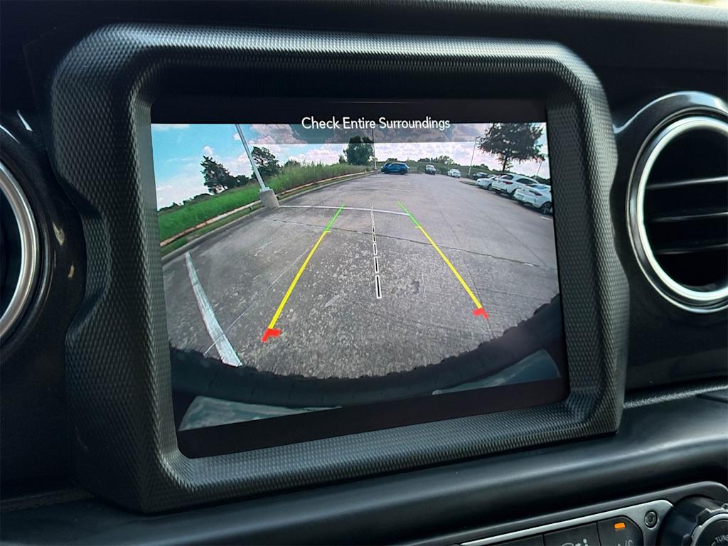 Thumbnail: 2021 Jeep Wrangler - 29