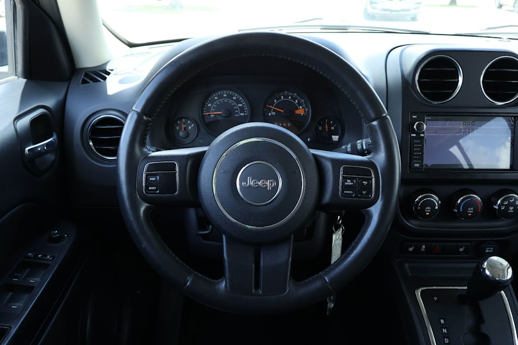 Thumbnail: 2016 Jeep Patriot - 14