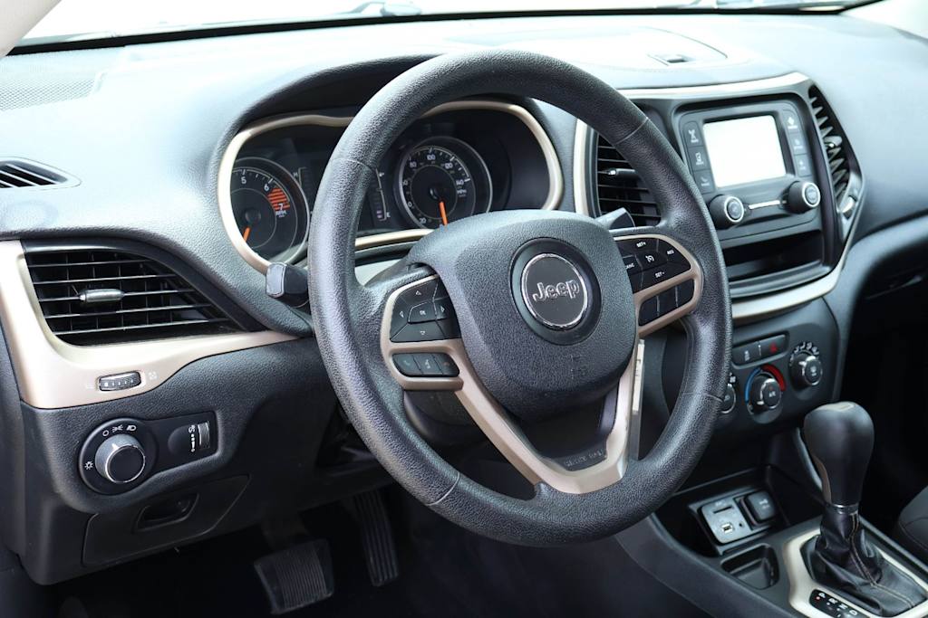Thumbnail: 2017 Jeep Cherokee - 2