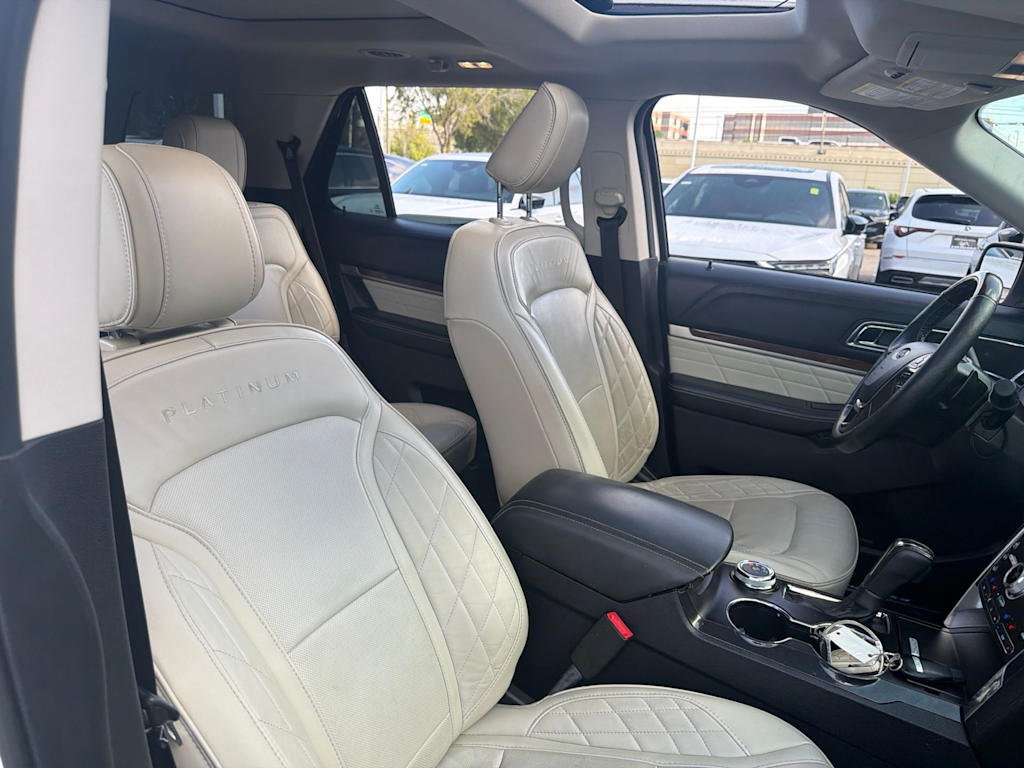 Thumbnail: 2019 Ford Explorer - 5