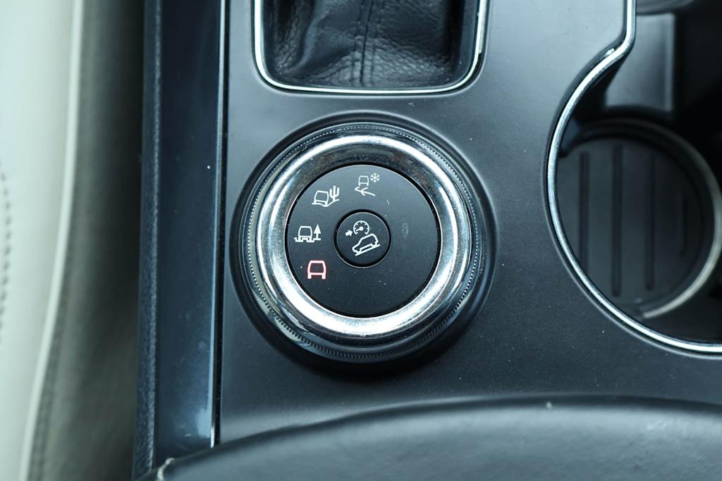 Thumbnail: 2019 Ford Explorer - 25