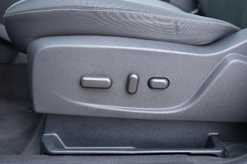 Thumbnail: 2017 Ford Escape - 24