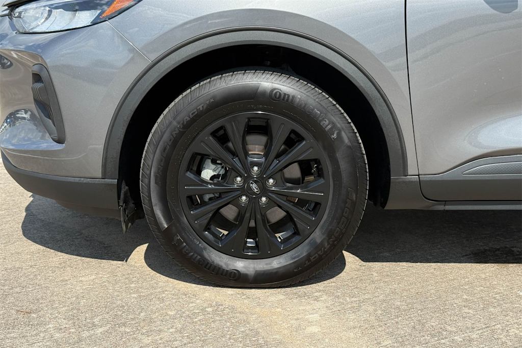 Thumbnail: 2023 Ford Escape - 9