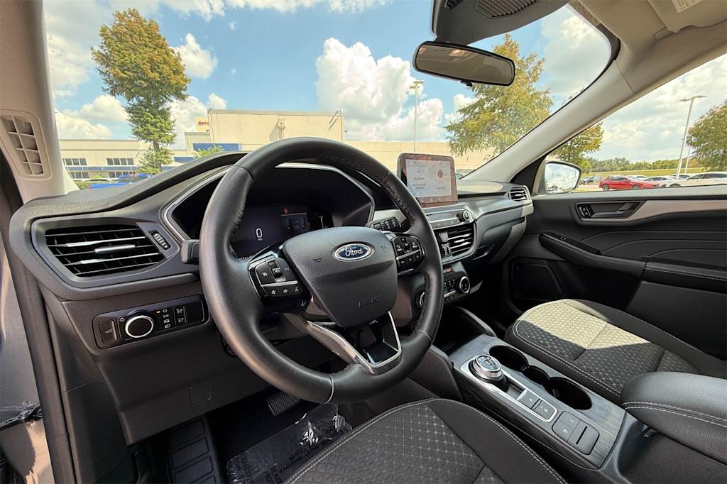 Thumbnail: 2023 Ford Escape - 3