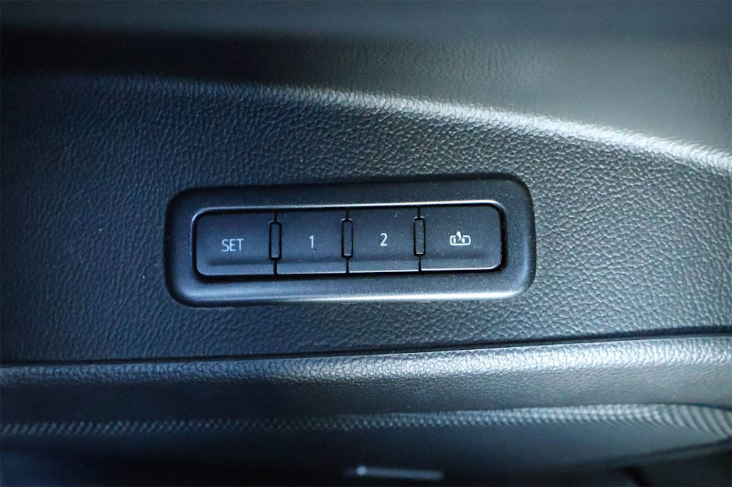 Thumbnail: 2019 GMC Yukon XL - 25