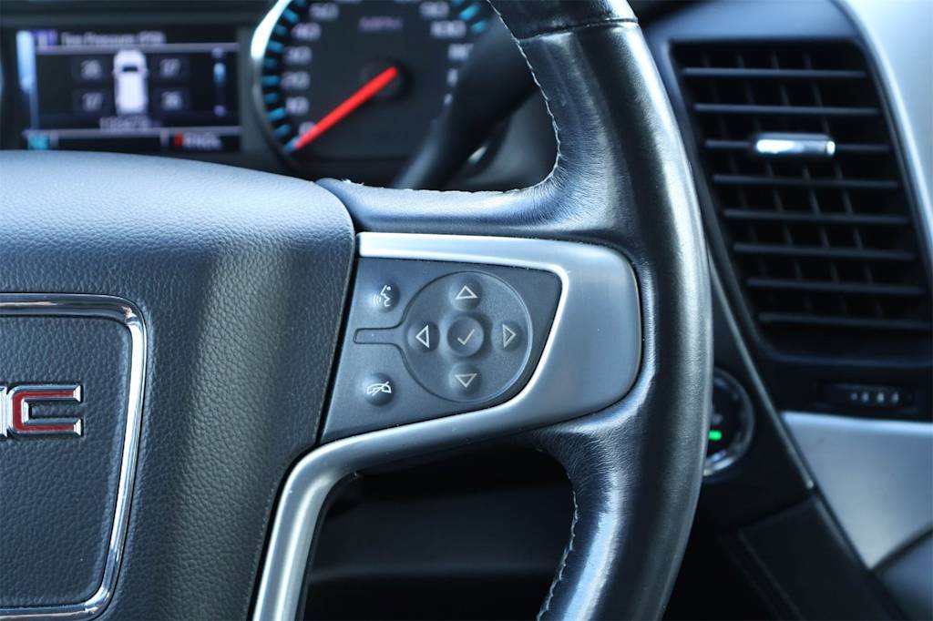 Thumbnail: 2019 GMC Yukon XL - 23