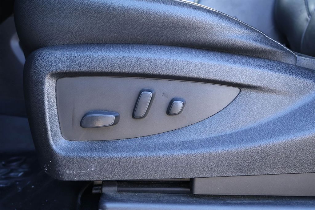 Thumbnail: 2019 GMC Yukon XL - 24