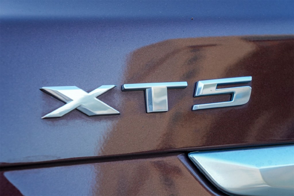 Thumbnail: 2022 Cadillac XT5 - 6