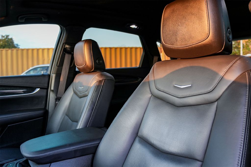 Thumbnail: 2022 Cadillac XT5 - 10