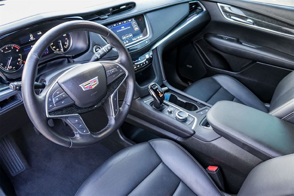 Thumbnail: 2022 Cadillac XT5 - 2