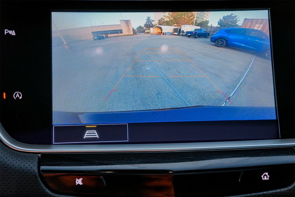 Thumbnail: 2022 Cadillac XT5 - 25