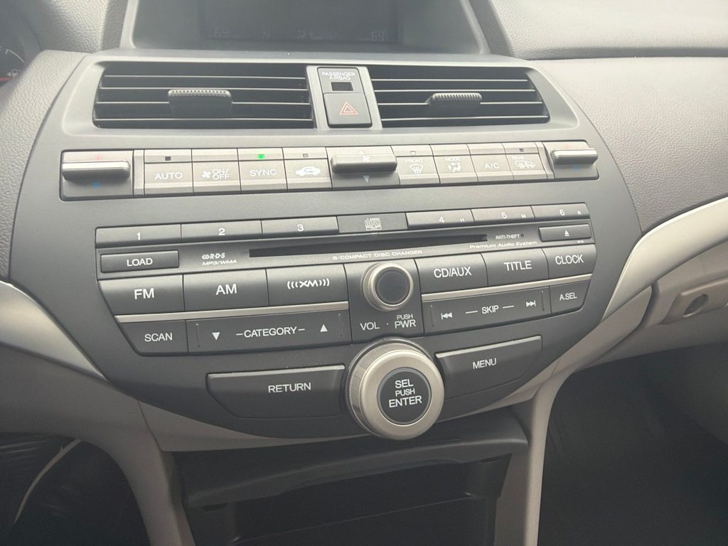 Thumbnail: 2010 Honda Accord - 20