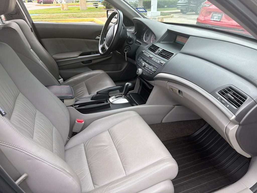 Thumbnail: 2010 Honda Accord - 8