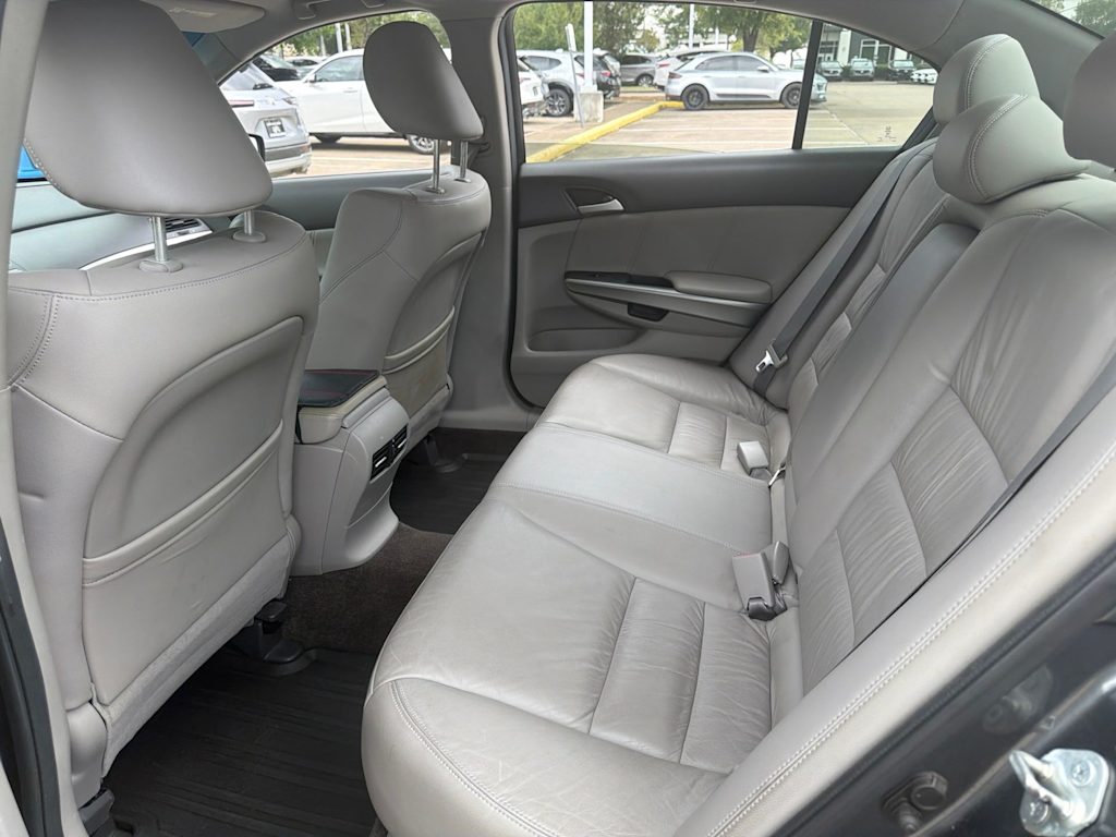 Thumbnail: 2010 Honda Accord - 9
