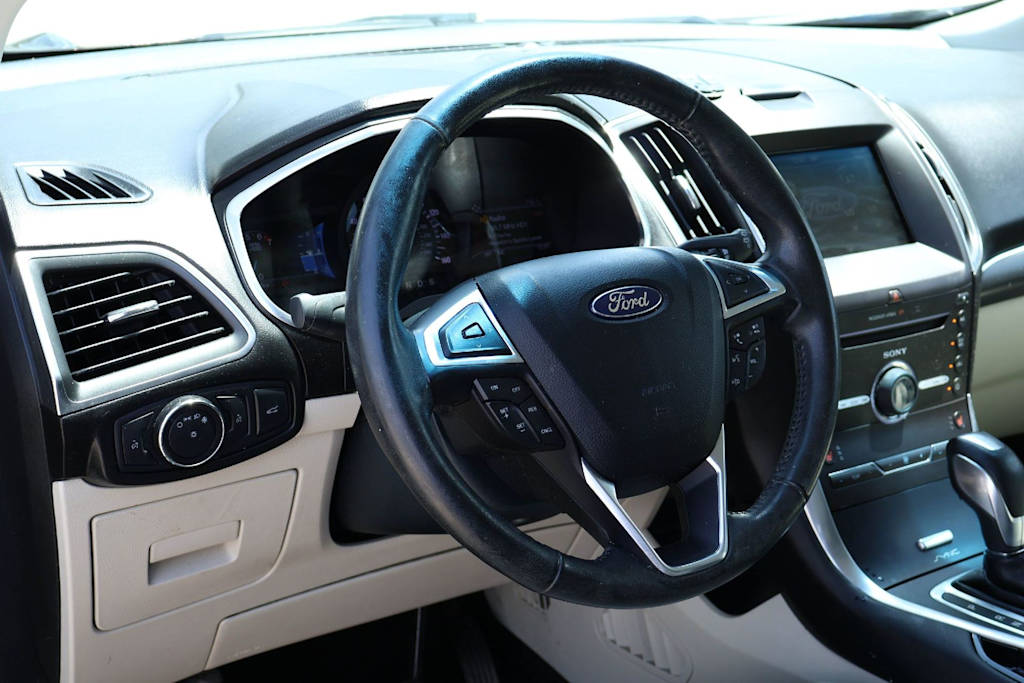 Thumbnail: 2015 Ford Edge - 2