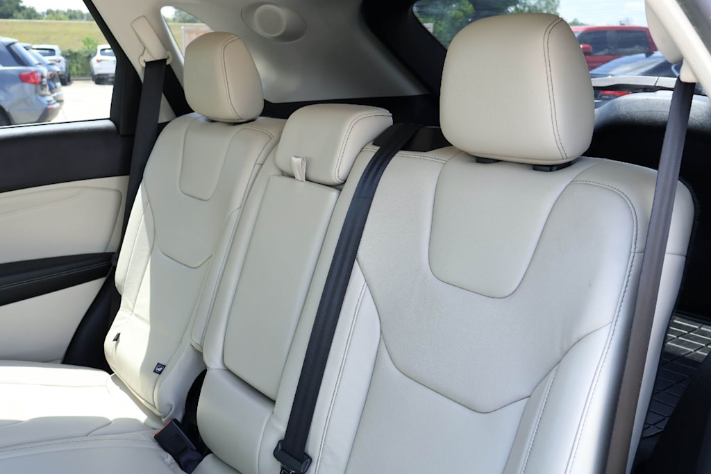 Thumbnail: 2015 Ford Edge - 11